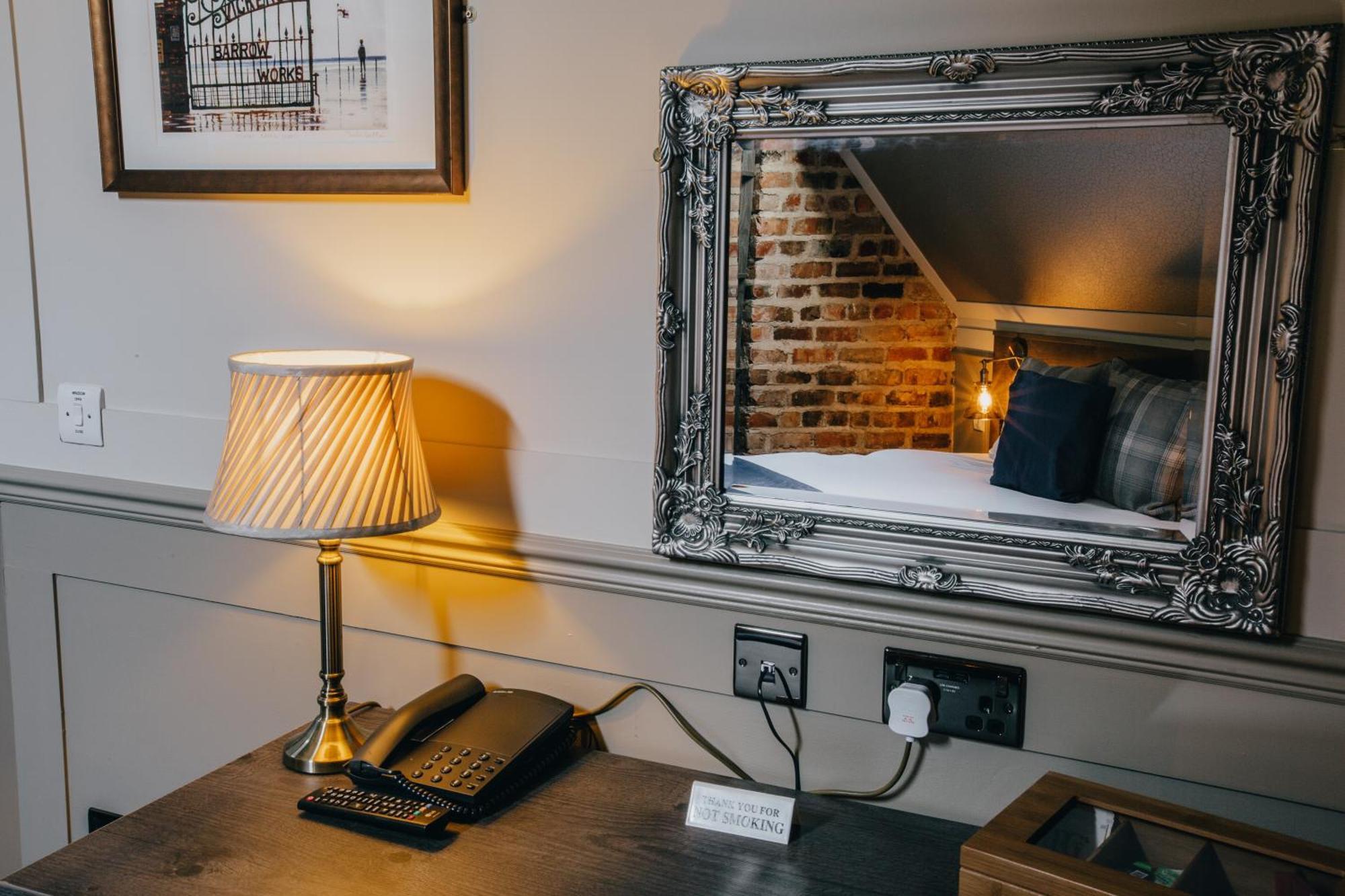 The Duke Of Edinburgh Hotel & Bar Barrow-in-Furness Exteriér fotografie
