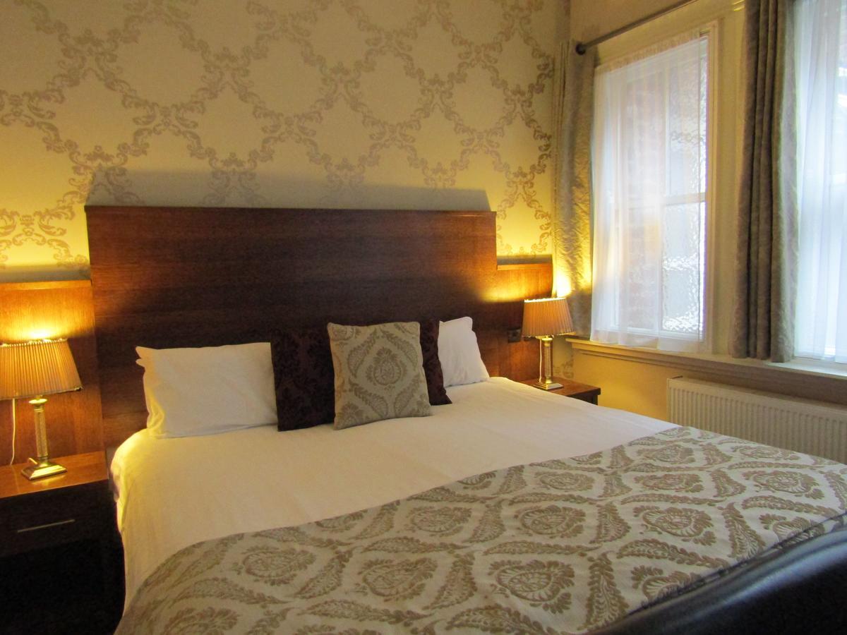 The Duke Of Edinburgh Hotel & Bar Barrow-in-Furness Exteriér fotografie