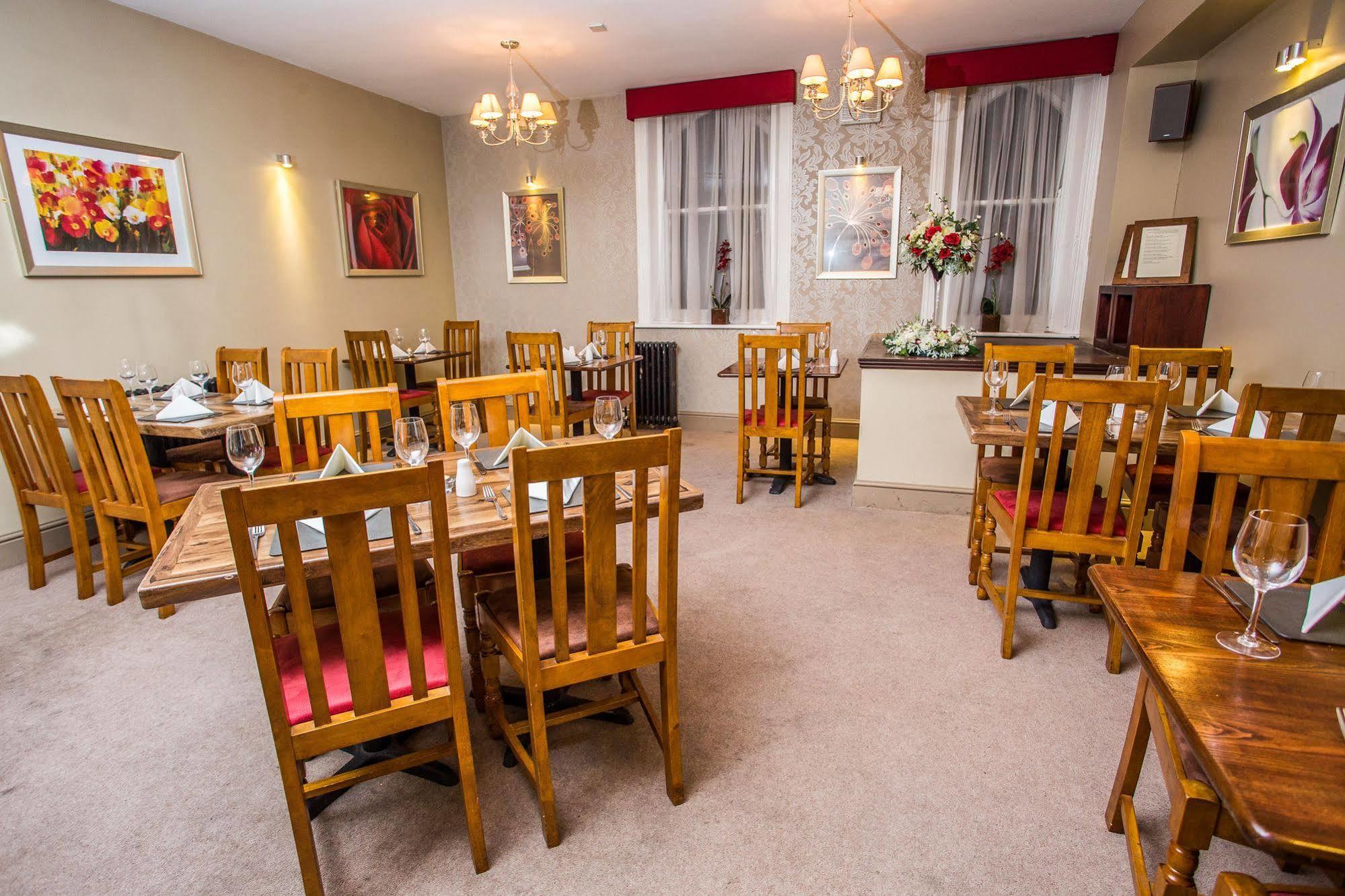 The Duke Of Edinburgh Hotel & Bar Barrow-in-Furness Exteriér fotografie